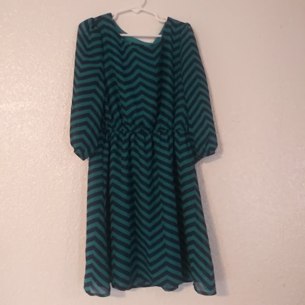 Holiday Editions girls size 7/8 Navy blue and turquoise chevron print dress